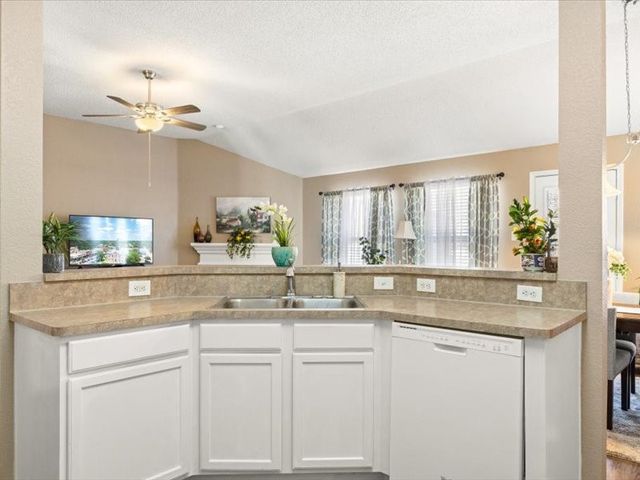 306 Dalhart Court, Weatherford, TX 76086