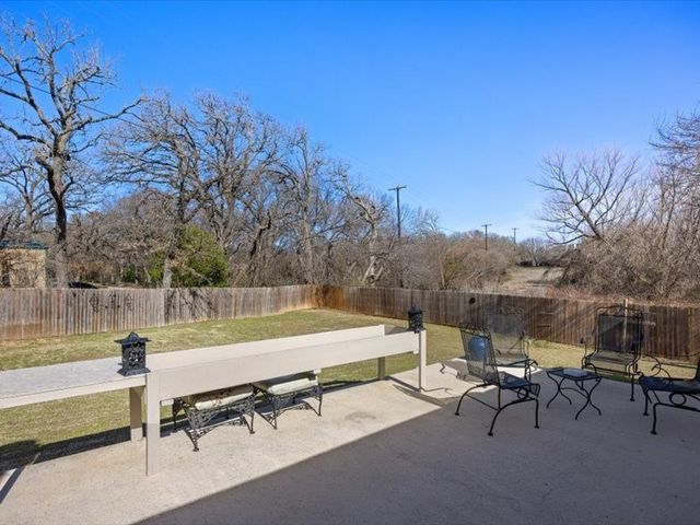 306 Dalhart Court, Weatherford, TX 76086
