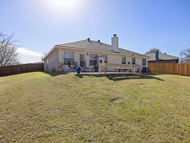 306 Dalhart Court, Weatherford, TX 76086