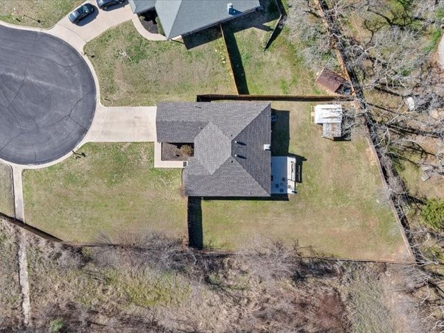 306 Dalhart Court, Weatherford, TX 76086