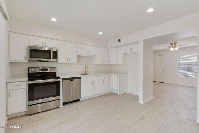 3316 E Helena Drive, Phoenix, AZ 85032