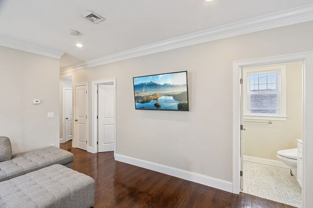 1048 Saratoga St 3, Boston, MA 02128
