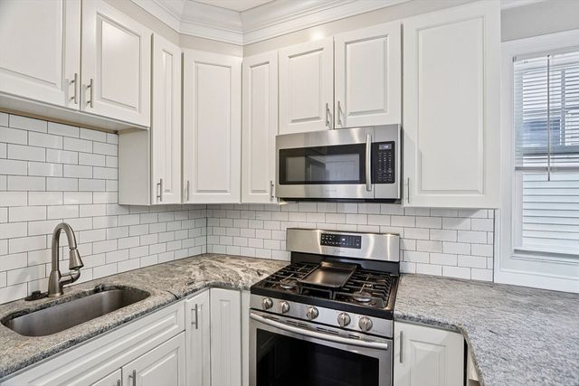 1048 Saratoga St 3, Boston, MA 02128