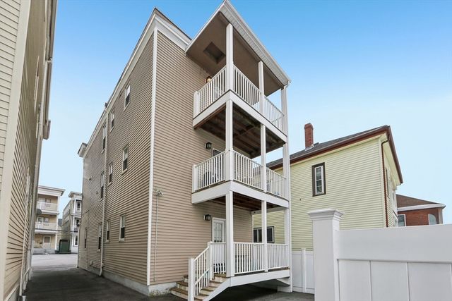 1048 Saratoga St 3, Boston, MA 02128