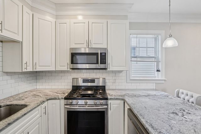 1048 Saratoga St 3, Boston, MA 02128