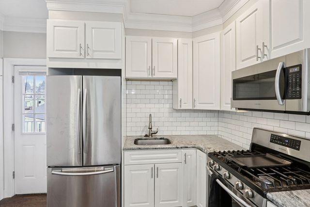 1048 Saratoga St 3, Boston, MA 02128