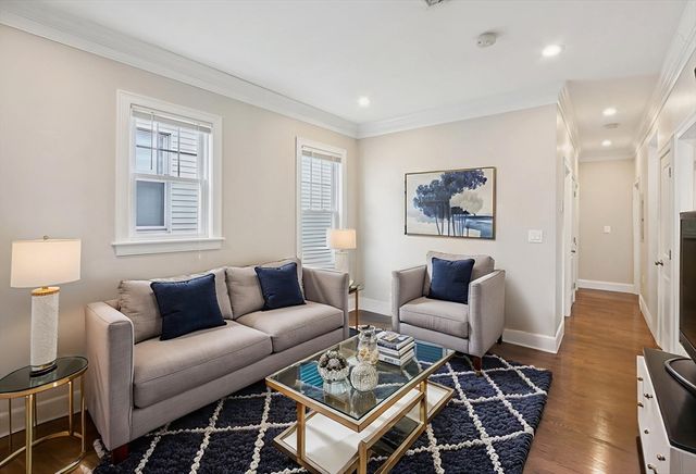 1048 Saratoga St 3, Boston, MA 02128