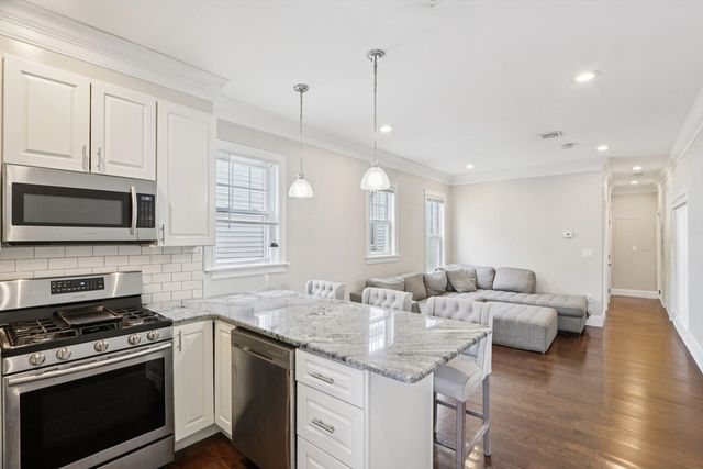 1048 Saratoga St 3, Boston, MA 02128