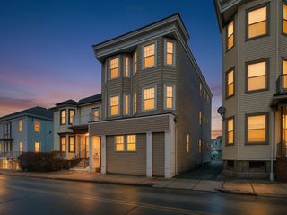 1048 Saratoga St 3, Boston, MA 02128