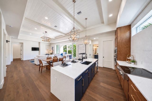 2420 FLOYD STREET, Sarasota, FL 34239
