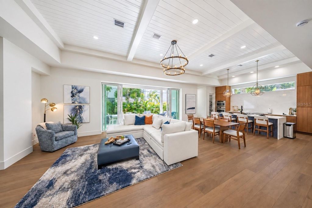 Image 3 of property listing at 2420 FLOYD STREET, Sarasota, FL 34239
