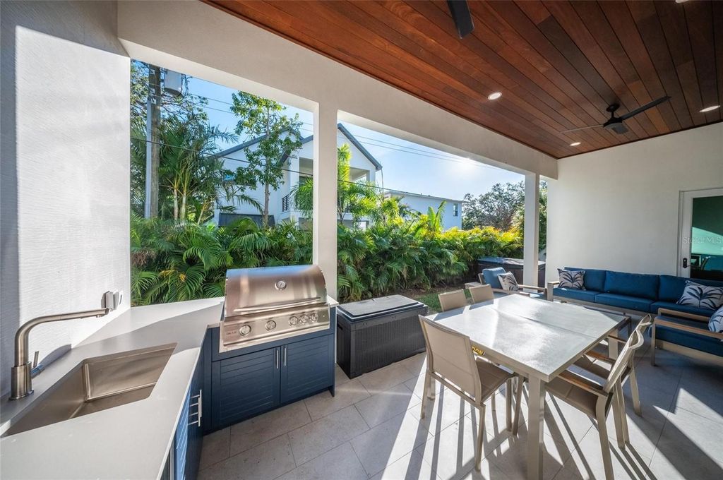 Image 44 of property listing at 2420 FLOYD STREET, Sarasota, FL 34239