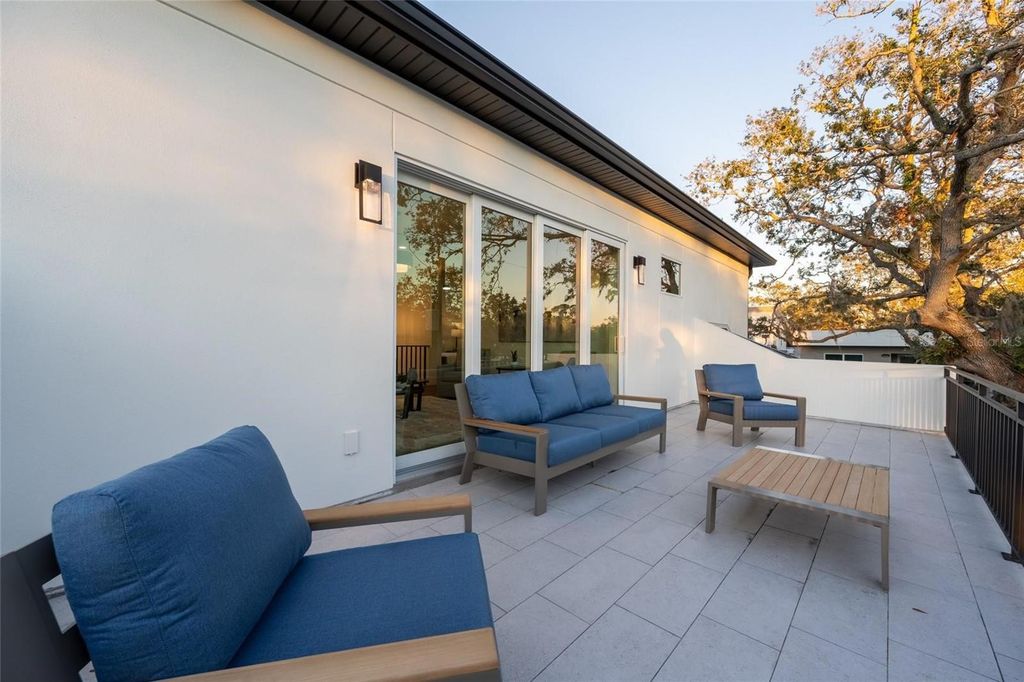 Image 57 of property listing at 2420 FLOYD STREET, Sarasota, FL 34239