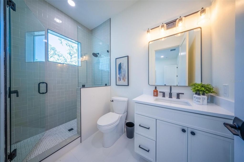 Image 60 of property listing at 2420 FLOYD STREET, Sarasota, FL 34239