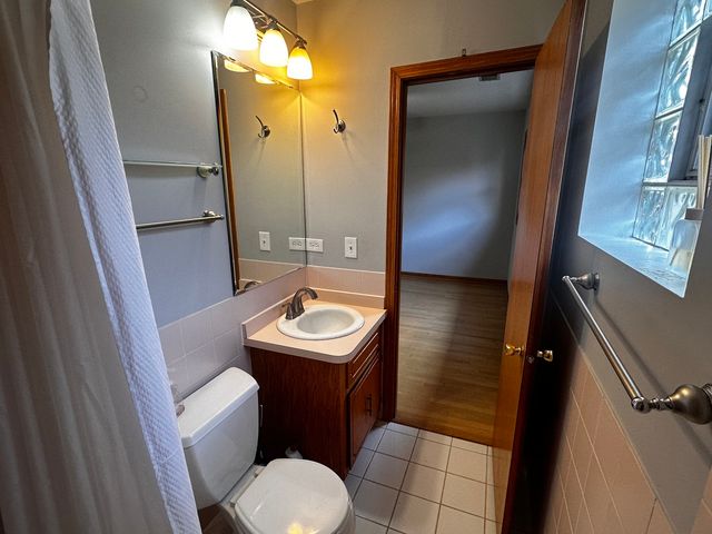 6404 W Dakin Street 2, Chicago, IL 60634