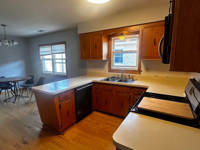 6404 W Dakin Street 2, Chicago, IL 60634