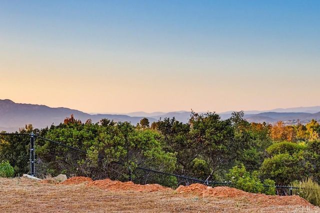 974 Bremen Way, Alpine, CA 91901