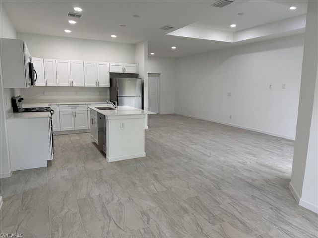 1103 W 10th ST, Lehigh Acres, FL 33972