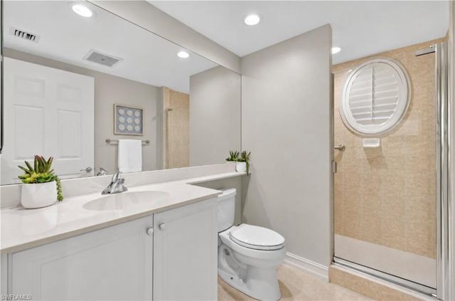 2748 Tiburon BLVD E 106, Naples, FL 34109