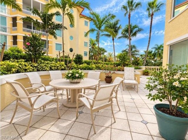 2748 Tiburon BLVD E 106, Naples, FL 34109