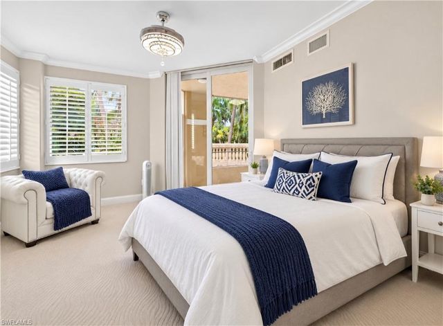 2748 Tiburon BLVD E 106, Naples, FL 34109