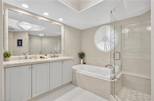 2748 Tiburon BLVD E 106, Naples, FL 34109
