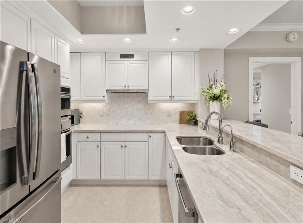 2748 Tiburon BLVD E 106, NAPLES, FL 34109 — photo 5
