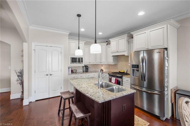 242 Deerwood Drive, Lexington, NC 27295