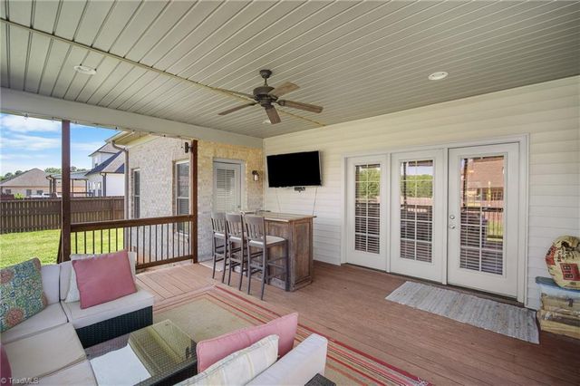 242 Deerwood Drive, Lexington, NC 27295