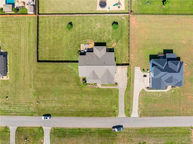 242 Deerwood Drive, Lexington, NC 27295