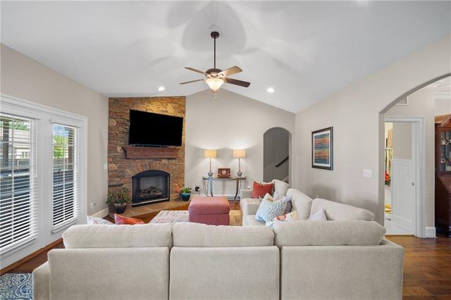 242 Deerwood Drive, Lexington, NC 27295