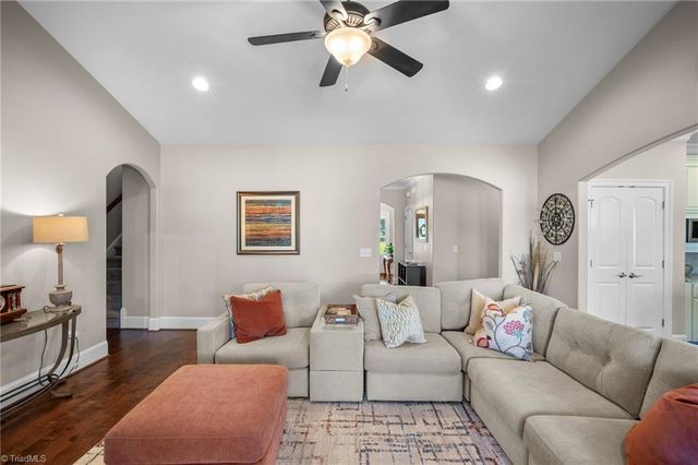 242 Deerwood Drive, Lexington, NC 27295