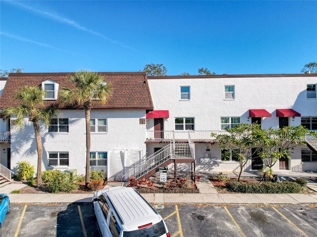 9201 TUDOR DRIVE C212, Tampa, FL 33615