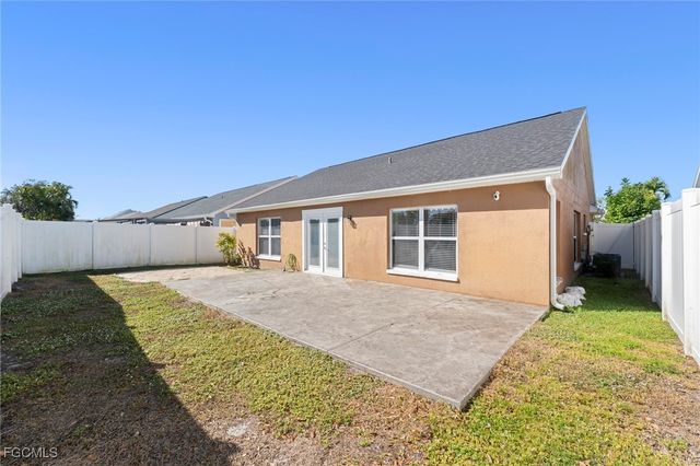 15068 Cloverdale DR, Fort Myers, FL 33919