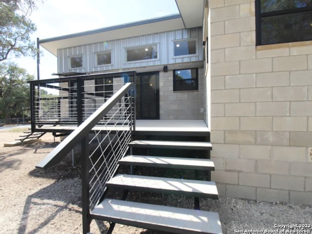 242 WHITE BASS DR, Lakehills, TX 78063