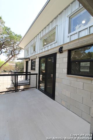 242 WHITE BASS DR, Lakehills, TX 78063