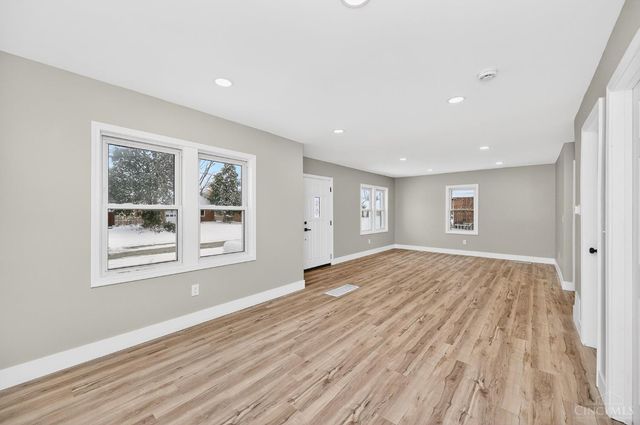 2033 Sundale Avenue, North College Hill, OH 45239