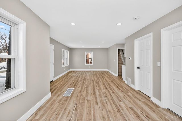 2033 Sundale Avenue, North College Hill, OH 45239