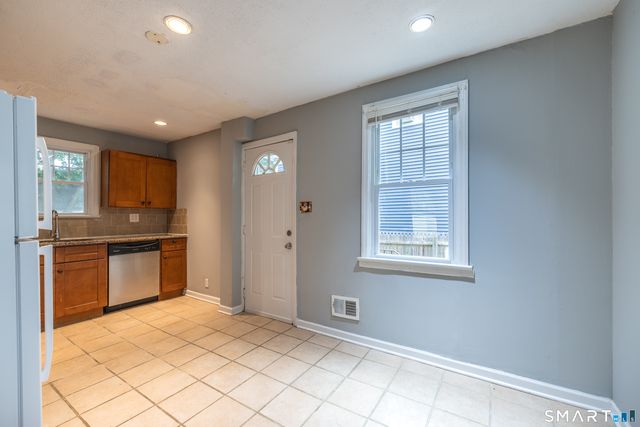 166 Earl Avenue, Bridgeport, CT 06606