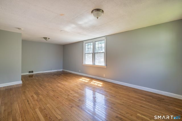 166 Earl Avenue, Bridgeport, CT 06606