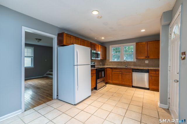 166 Earl Avenue, Bridgeport, CT 06606