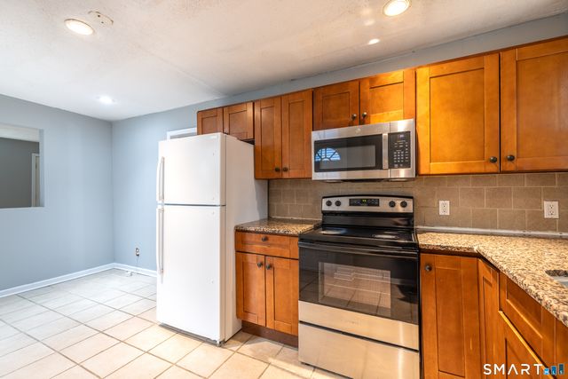 166 Earl Avenue, Bridgeport, CT 06606