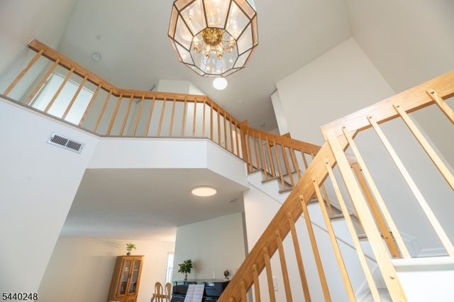 21 Carriage Pl, Edison Twp., NJ 08820