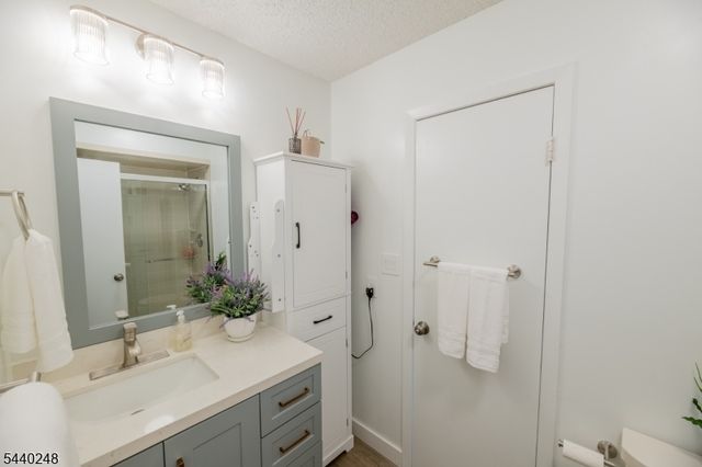 21 Carriage Pl, Edison Twp., NJ 08820