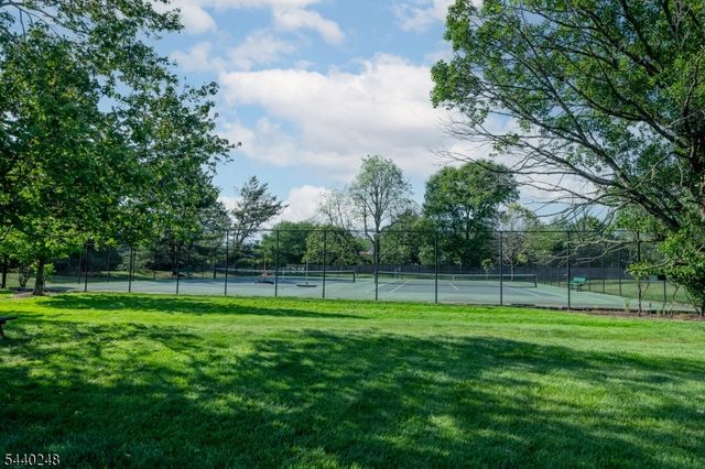 21 Carriage Pl, Edison Twp., NJ 08820