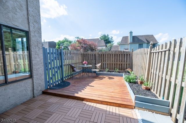 21 Carriage Pl, Edison Twp., NJ 08820