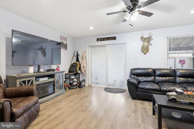 788 JEFFERSON ST, Red Hill, PA 18076