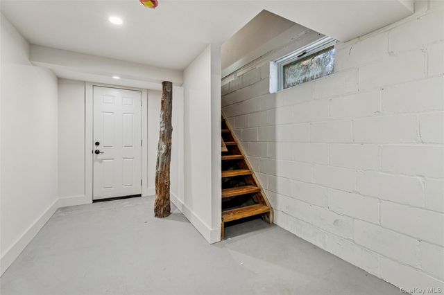 335 Herricks Lane, Jamesport, NY 11947