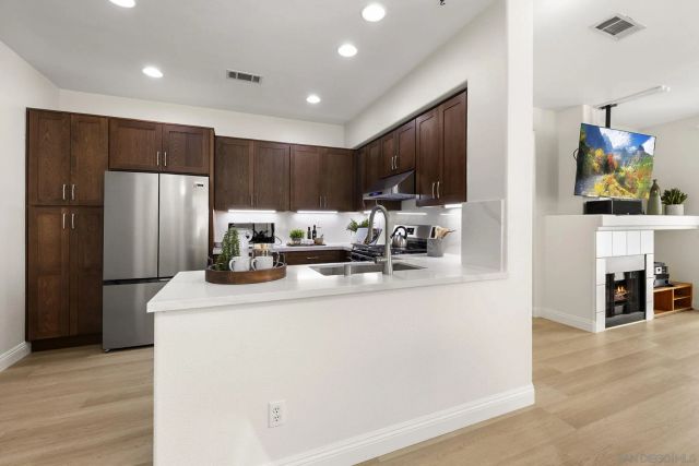 8357 Gold Coast 8, San Diego, CA 92126