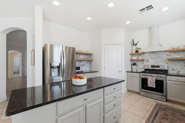 495 E NAVAJO Trail, San Tan Valley, AZ 85143